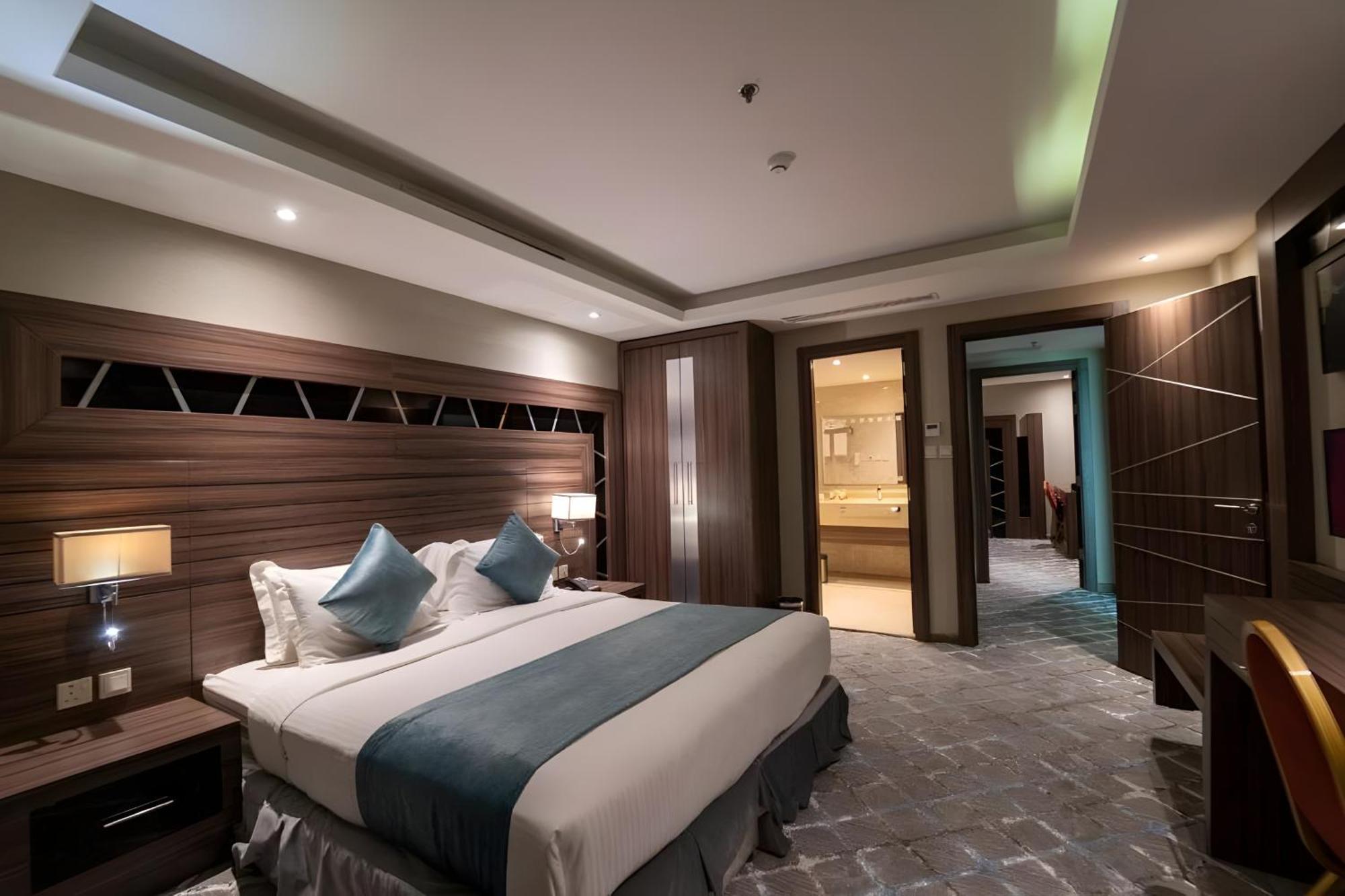 Continent Sumou Hotel Ал Хубар Екстериор снимка