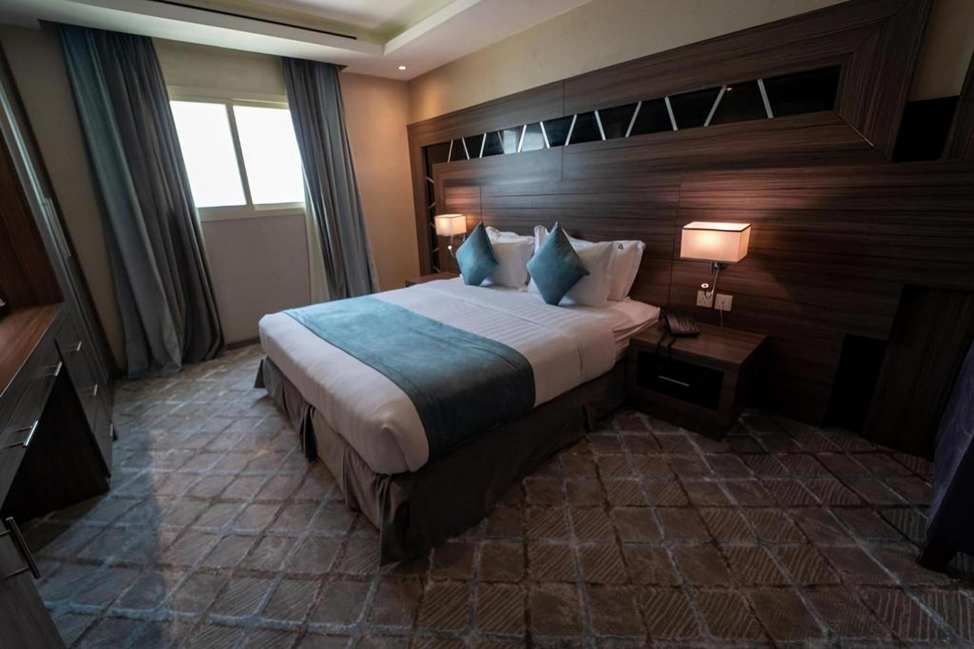 Continent Sumou Hotel Ал Хубар Екстериор снимка