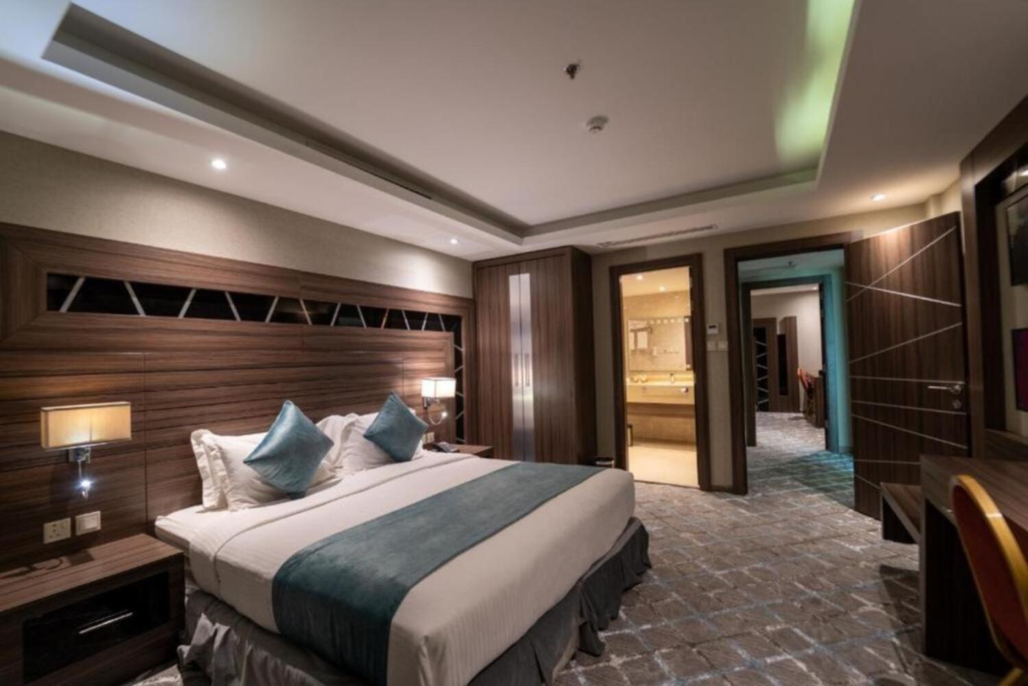 Continent Sumou Hotel Ал Хубар Екстериор снимка