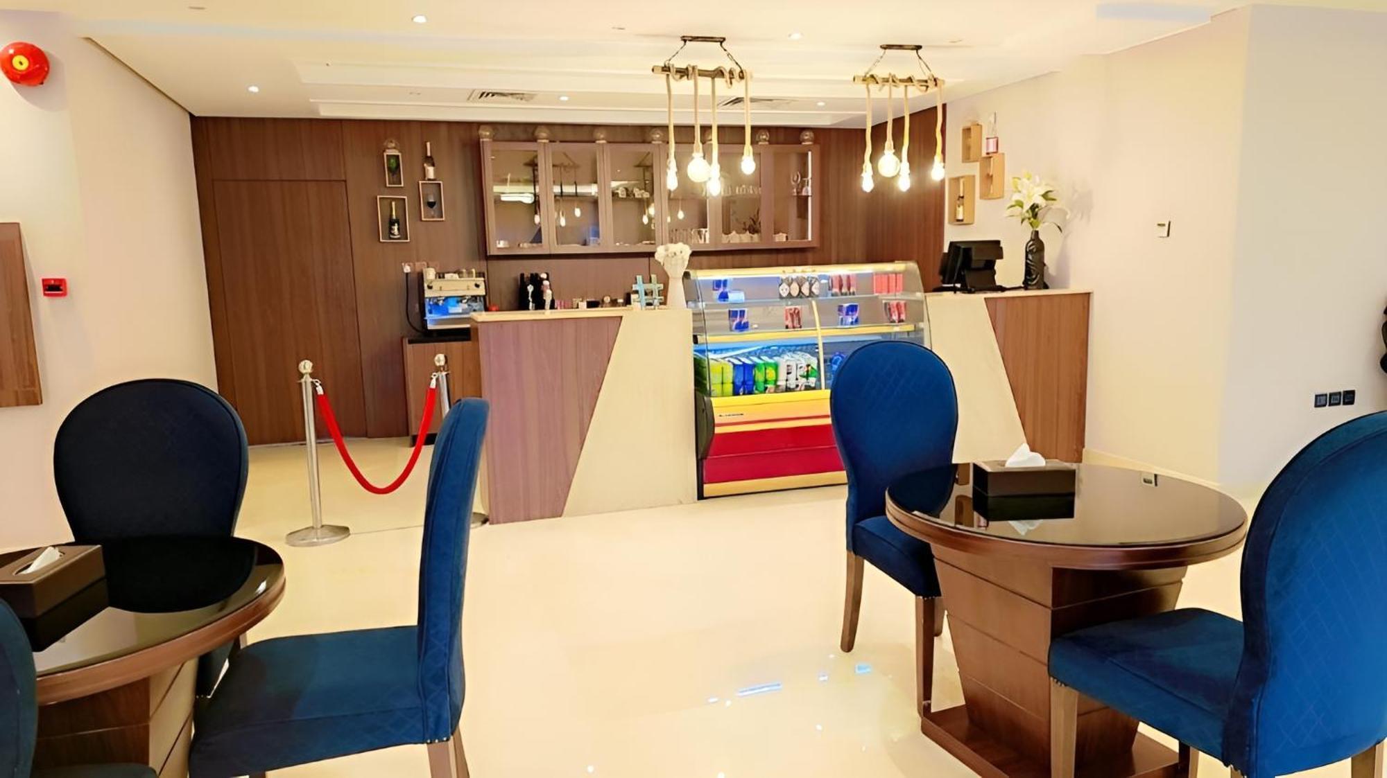 Continent Sumou Hotel Ал Хубар Екстериор снимка
