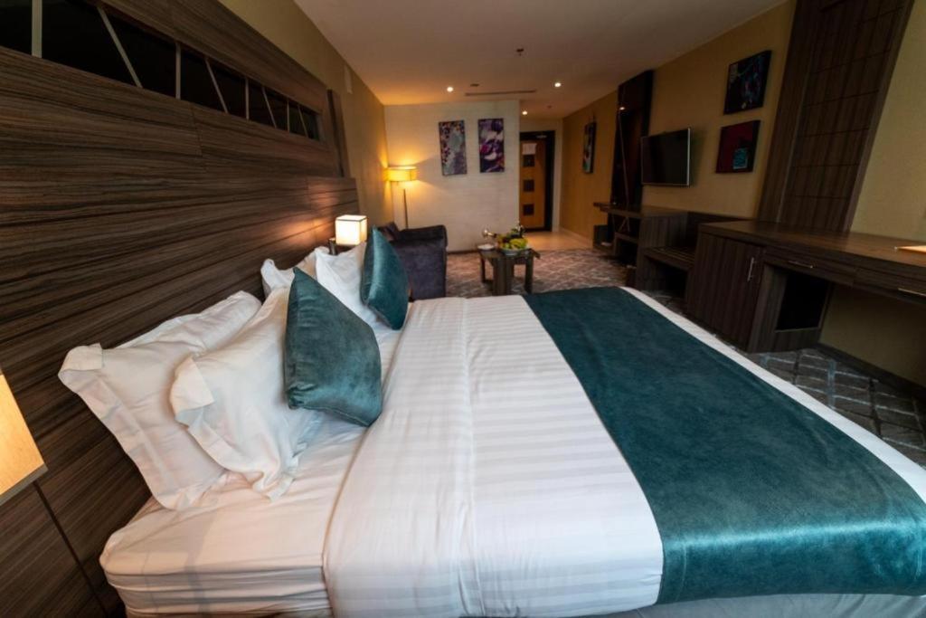 Continent Sumou Hotel Ал Хубар Екстериор снимка