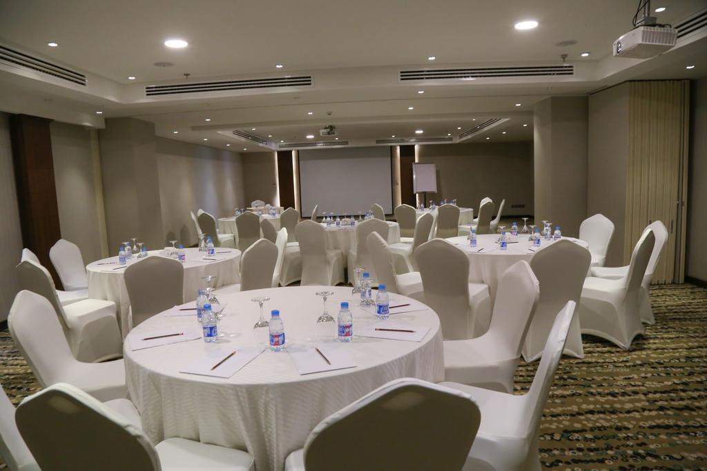 Continent Sumou Hotel Ал Хубар Екстериор снимка